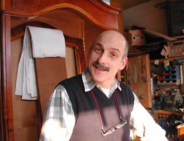 Ulloni Franco in sein Werkstatt in Reussbhl, Luzern